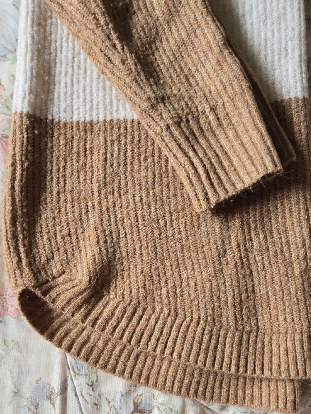 Reitmans Color‑Block Ribbed Knit Sweater – Women’s M - Picture 3 of 4